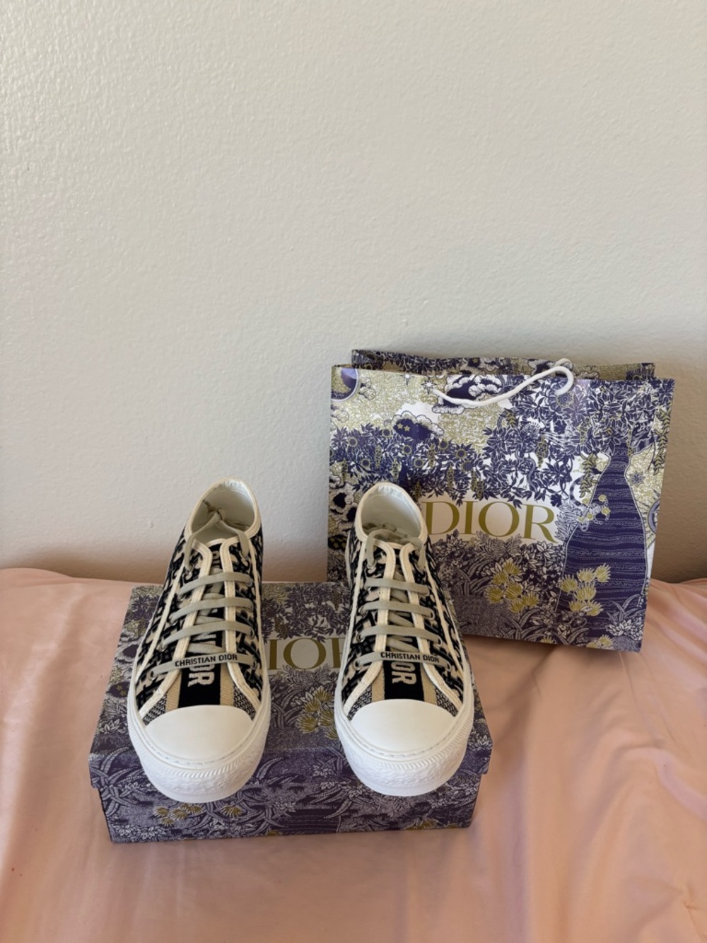 Dior White and Black Logo Low-Top Lace-Up Sneakers